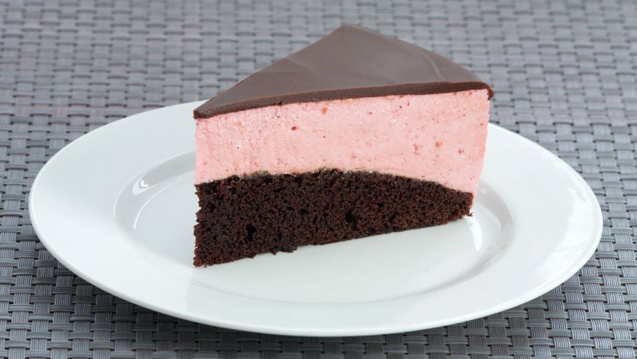 Tarta de chocolate negro y mousse de frambuesa (Raspberry & Dark Chocolate  Mousse Torte) - Anna Olson - Receta - Canal Cocina