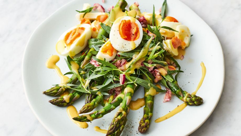Espárragos, huevos y aderezo francés (Asparagus, eggs and French dressing)  - Jamie Oliver - Receta - Canal Cocina