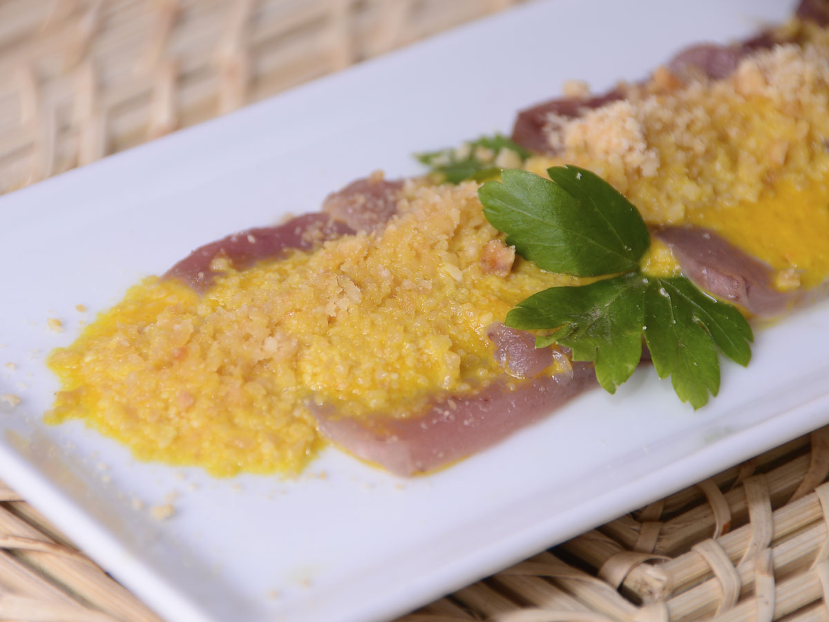 Tiradito nikkei en salsa de ají amarillo - Anilú Cigüeñas - Receta - Canal  Cocina