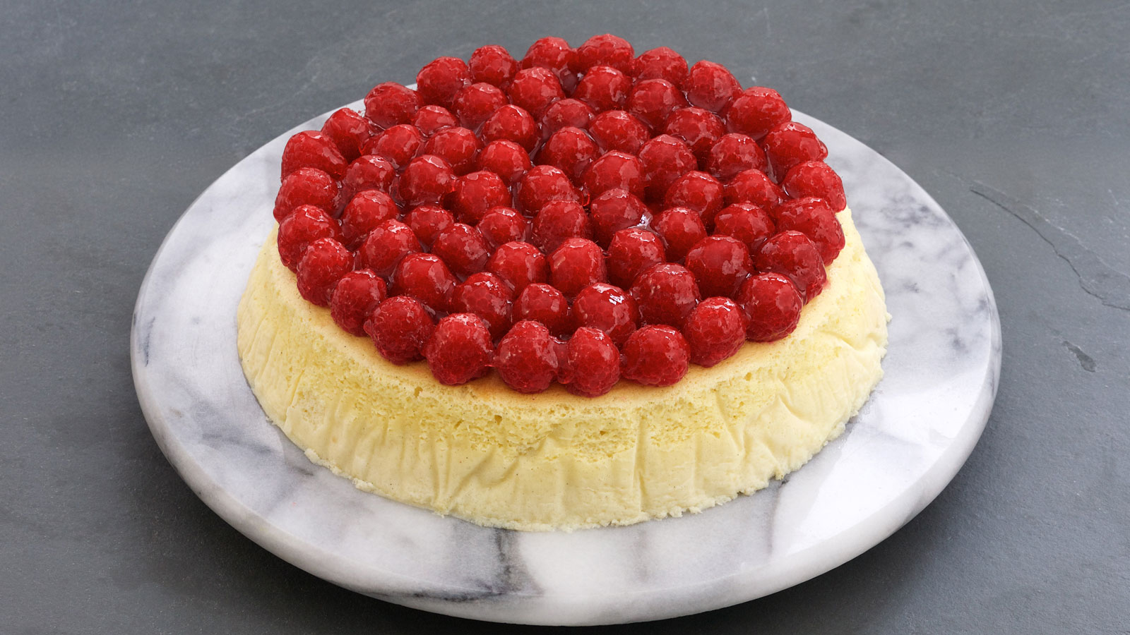 Tarta de queso esponjosa con jalea de frambuesa (Raspberry jelly fluffy  cheesecake) - Anna Olson - Receta - Canal Cocina