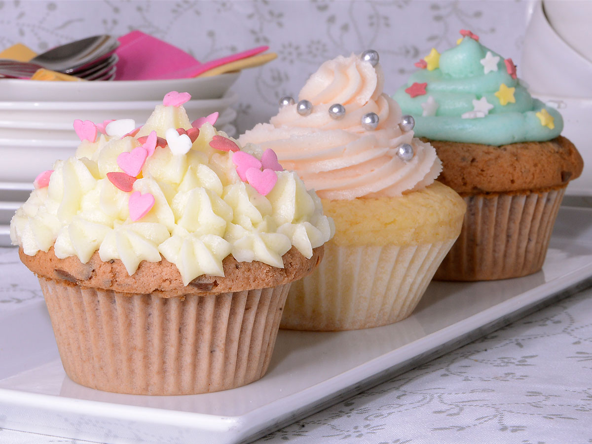 Cupcake con merengue y decoraciones divertidas (Cupcakes) - Amanda Laporte  - Receta - Canal Cocina