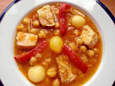 Guiso de garbanzos con bonito - - Receta - Canal Cocina