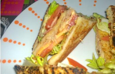 Sandwich club de pollo - - Receta - Canal Cocina