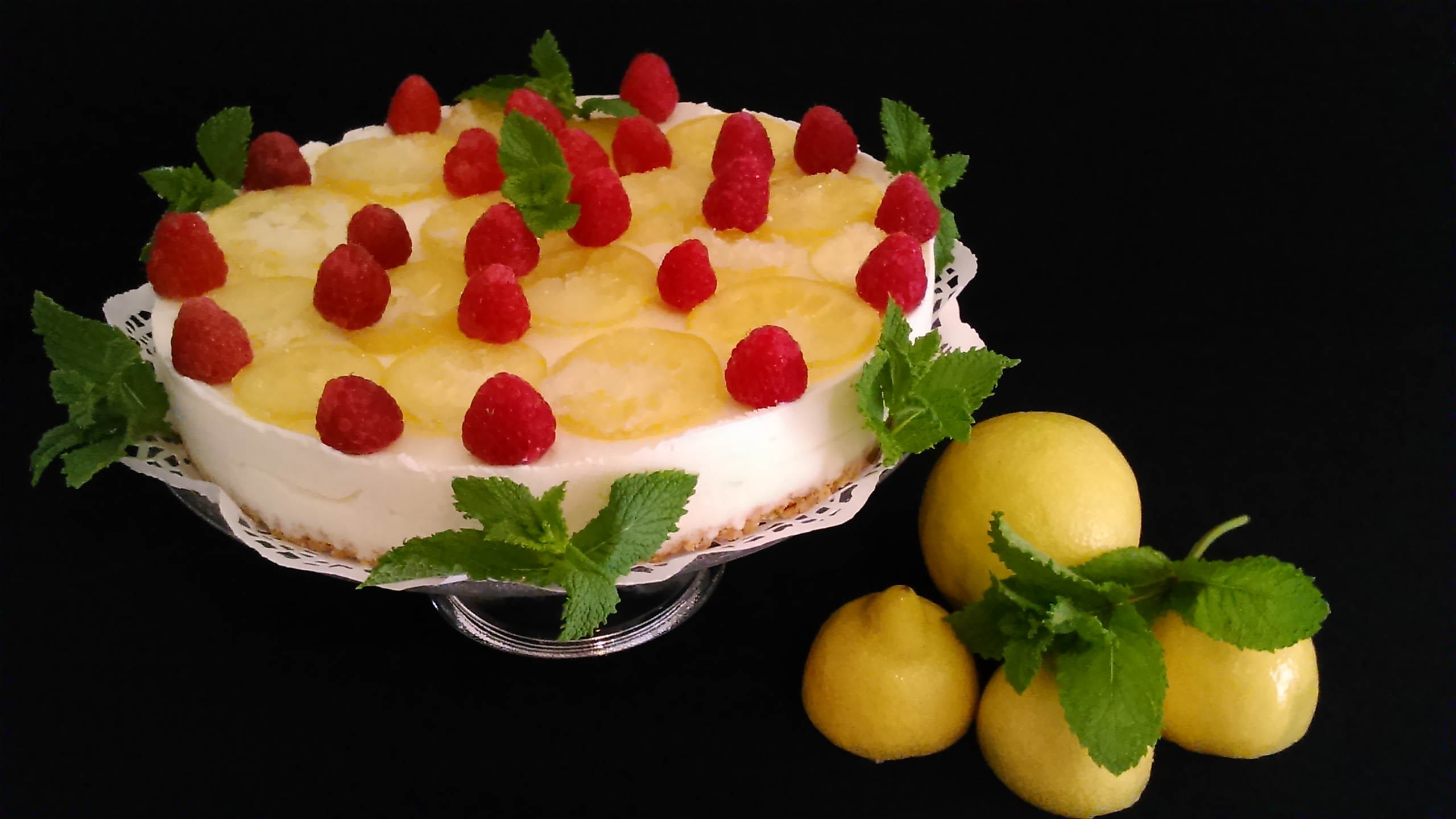 Tarta helada de limón con frambuesas y menta - - Receta - Canal Cocina
